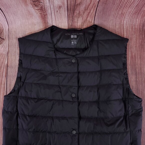 Uniqlo Womens Small Ultra Light Down Vest Compact Packable Puffer Snap Black - Picture 5 of 15